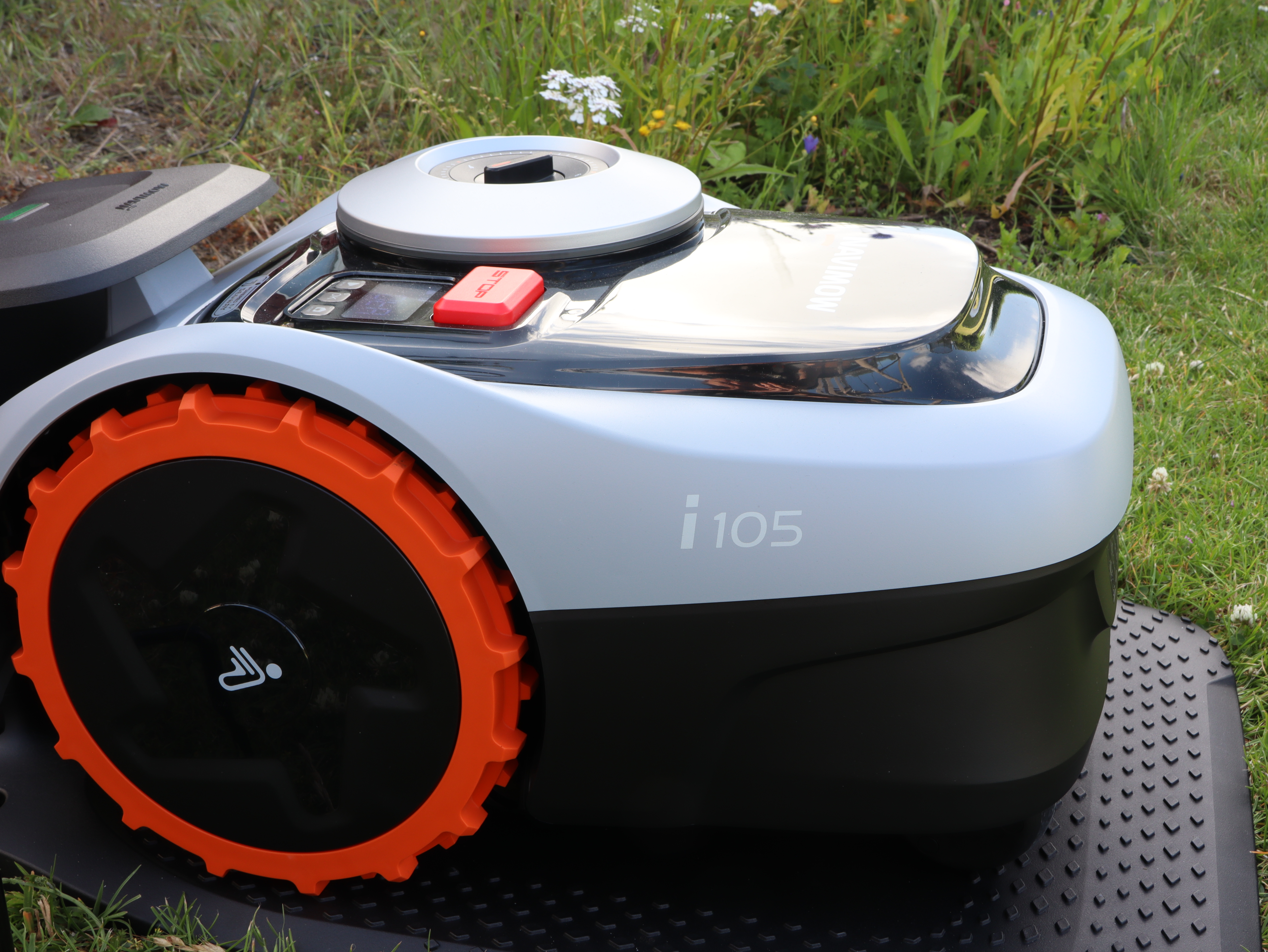 multizone robot EFLS Navimow robotplæneklipper AI-assist græsslåning RTK i105 plæneklipper visionfence segway trådløs.JPG